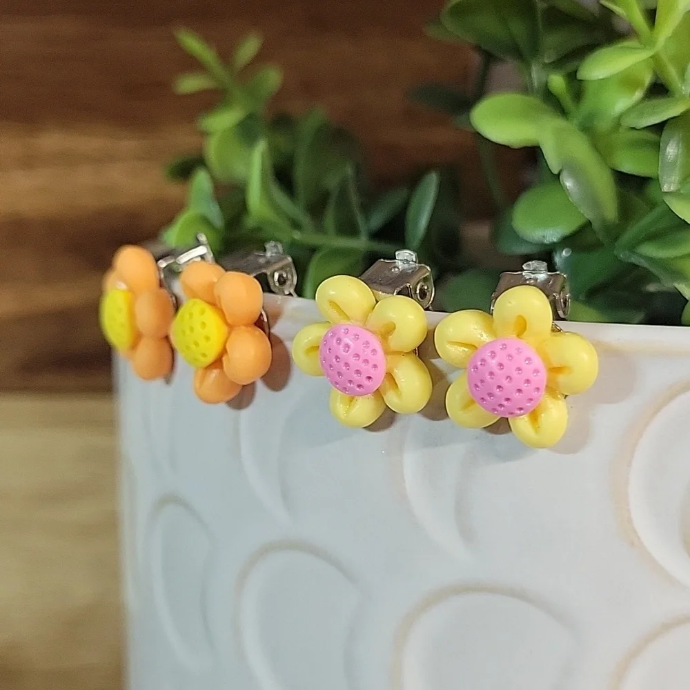 SPRING BLOOM CLIP-ON EARRINGS, Set of  Two - Picture 5 of 7